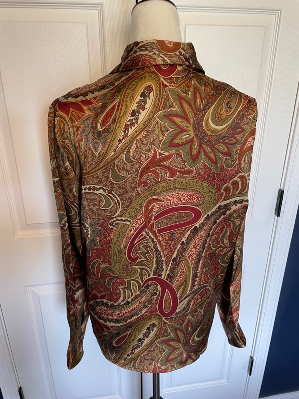 Nine West Silk Multicolor Paisley Collared Button-Down Shirt Red Green Tan Sz 12 - Picture 4 of 8